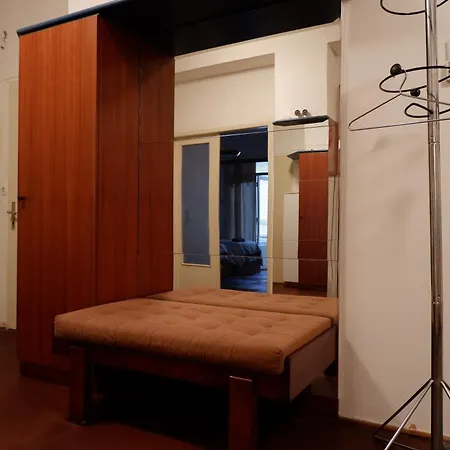 Triple With Shared Facilities In A Cozy 4 * ブルノ