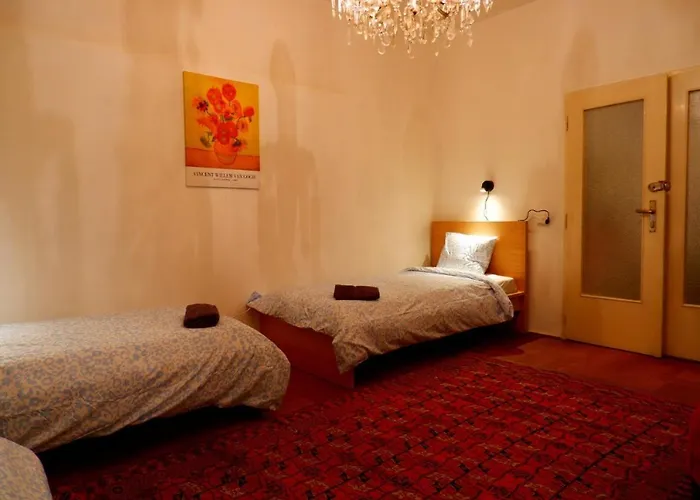 Triple With Shared Facilities In A Cozy 4 Brno