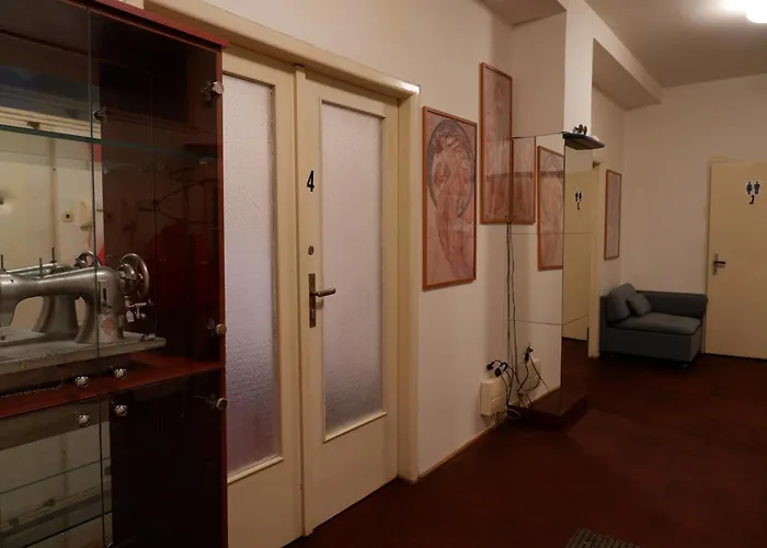 Hostal Triple With Shared Facilities In A Cozy 4 *
