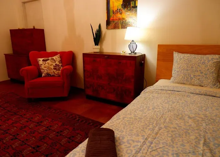 Hostal Triple With Shared Facilities In A Cozy 4 *