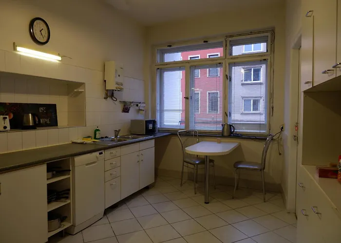 Hostal Triple With Shared Facilities In A Cozy 4 Brno